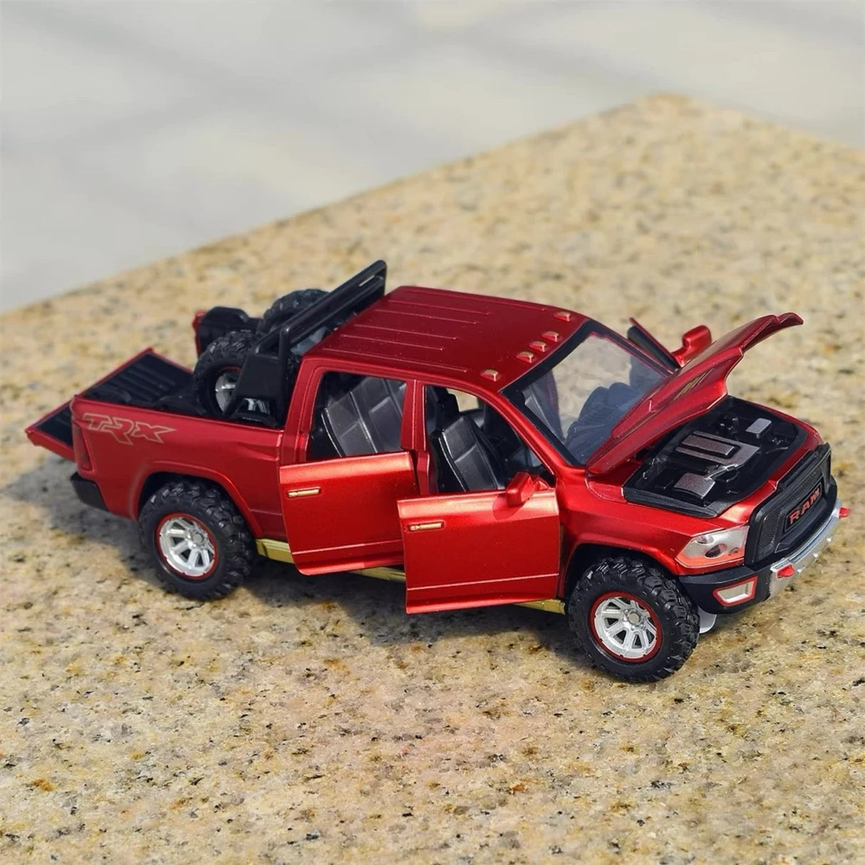 Dodge 2023 RAM TRX Red 1:32 – Diecast Display Model Die-Cast