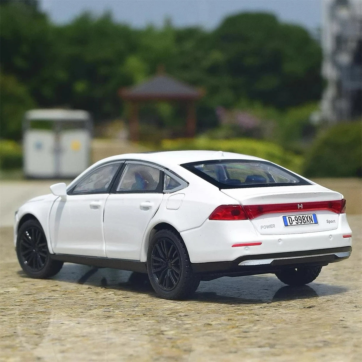 Honda 2023 Accord White 1:32 – valuvalettu näyttömalli