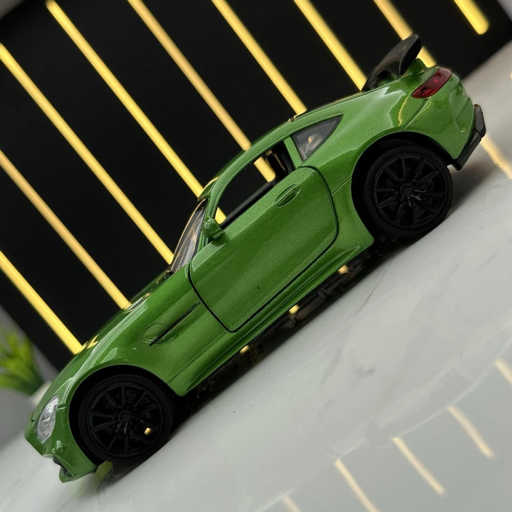 Mercedes-AMG 2016 GT3 Green 1:32 – Diecast Display Model Die-Cast