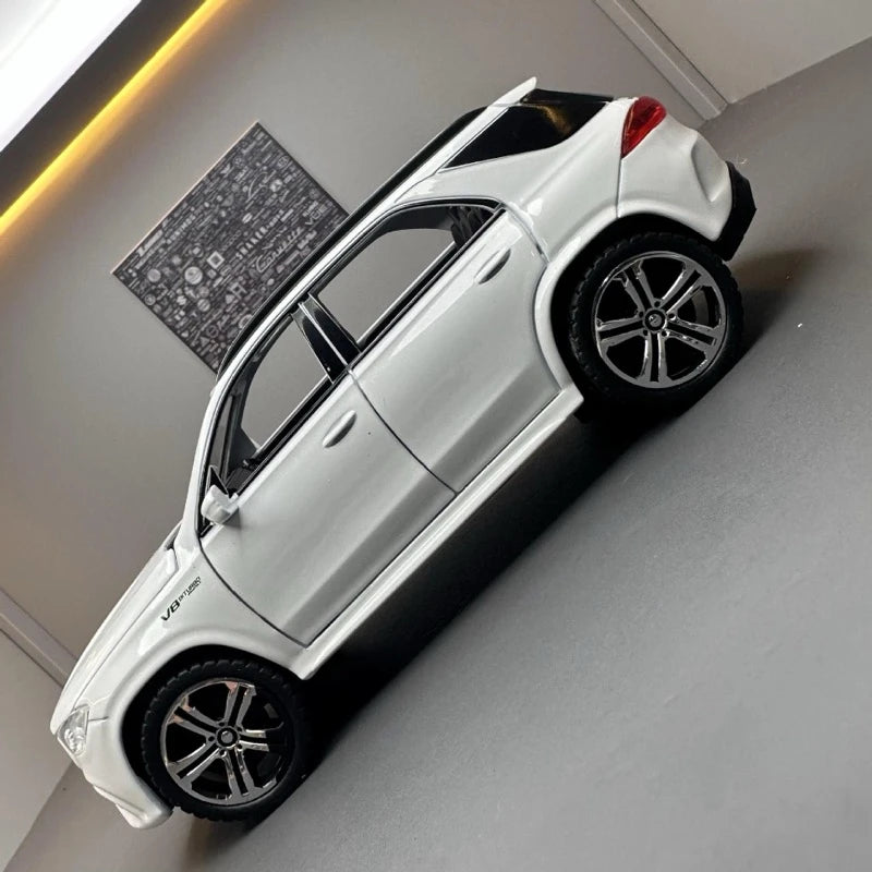 Mercedes-AMG 2020 GLE 63S White 1:32 – Diecast Display Model Die-Cast