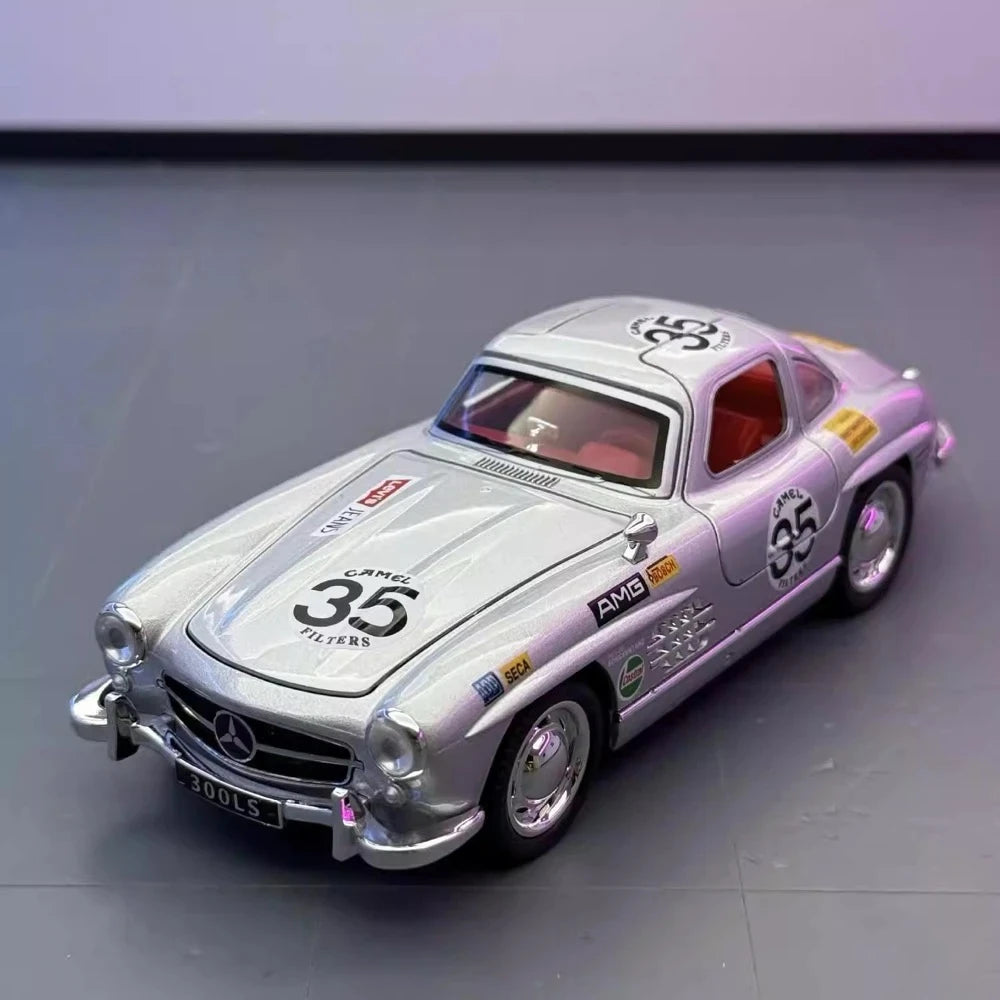 Mercedes-Benz 1954 300SL Silver #35 1:32 diecast display model - view 3