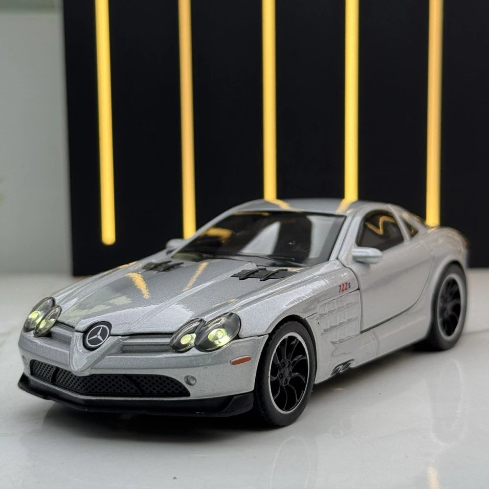 Mercedes-Benz 2003 SLR McLaren Silver 1:32 – Diecast Display Model Die-Cast