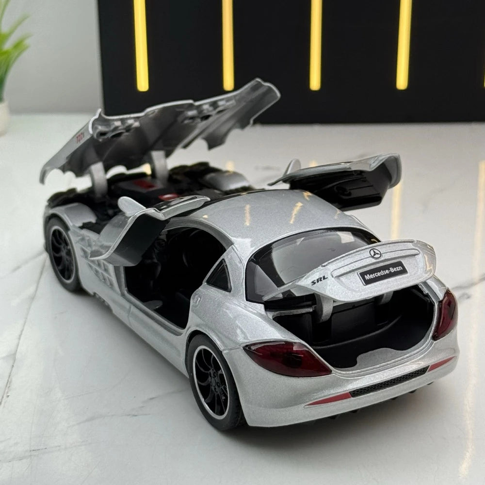 Mercedes-Benz 2003 SLR McLaren Silver 1:32 – Diecast Display Model Die-Cast