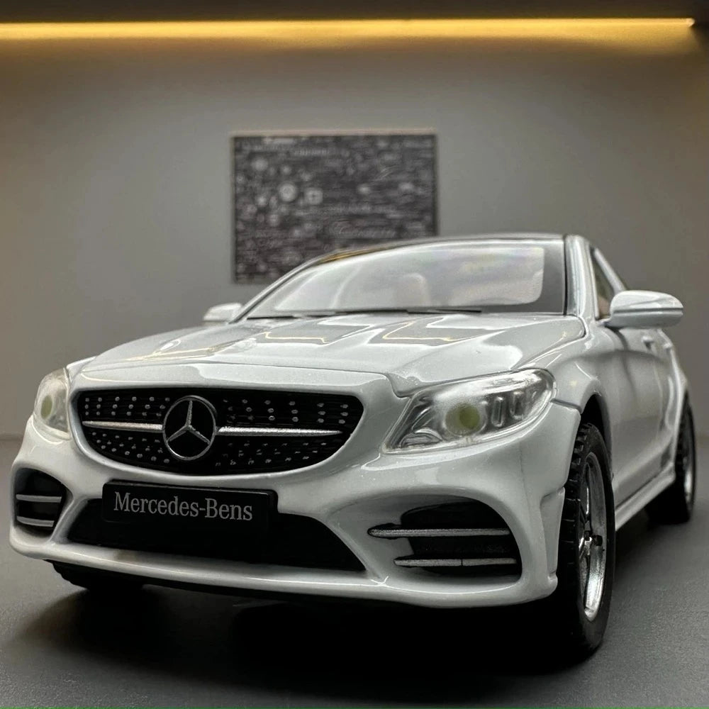 Mercedes-Benz 2014 C260 White 1:32 – Diecast Display Model Die-Cast