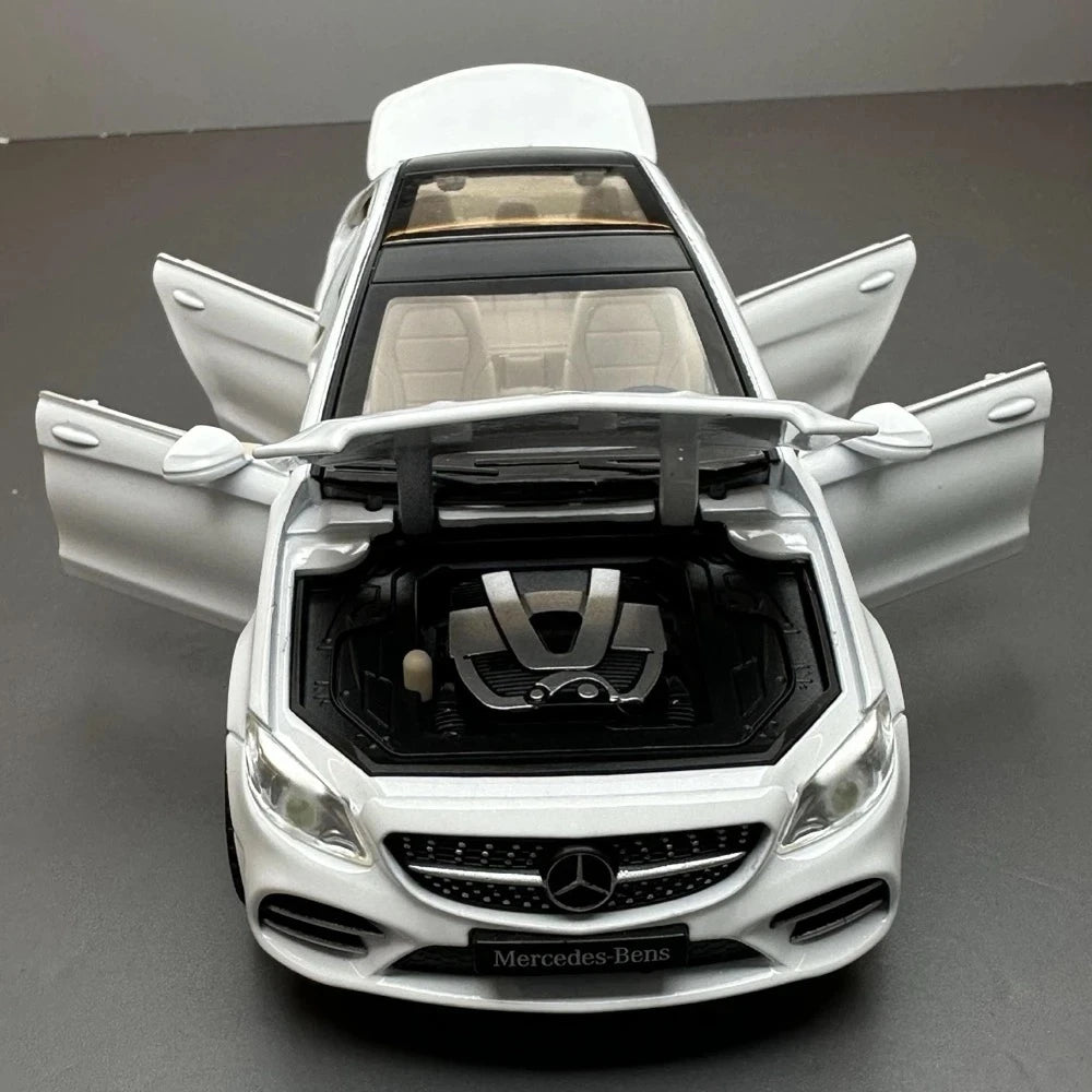 Mercedes-Benz 2014 C260 White 1:32 – Diecast Display Model Die-Cast