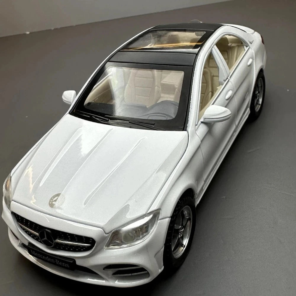 Mercedes-Benz 2014 C260 White 1:32 – Diecast Display Model Die-Cast