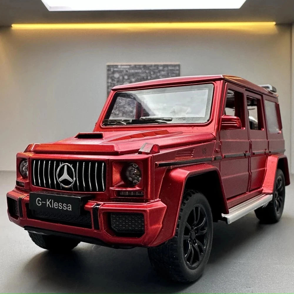Mercedes-Benz 2015 G350d Red 1:32 – Diecast Display Model Die-Cast