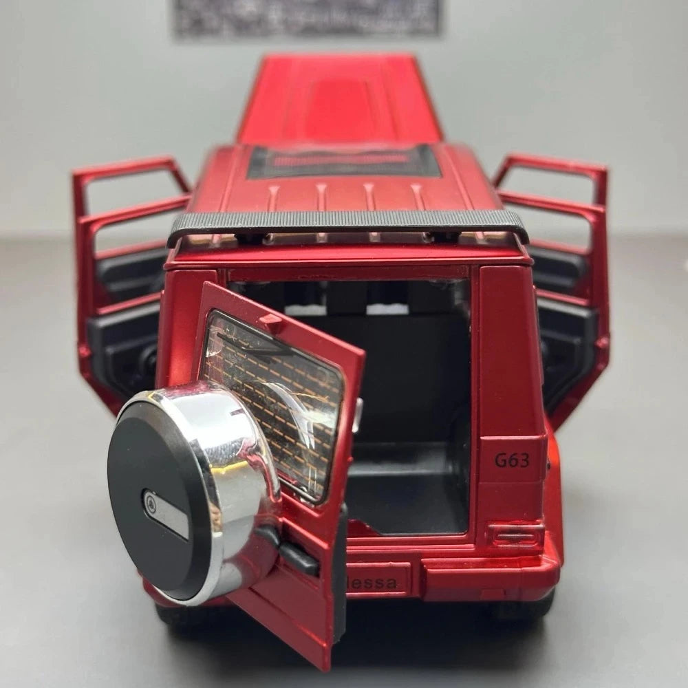 Mercedes-Benz 2015 G350d Red 1:32 – Diecast Display Model Die-Cast