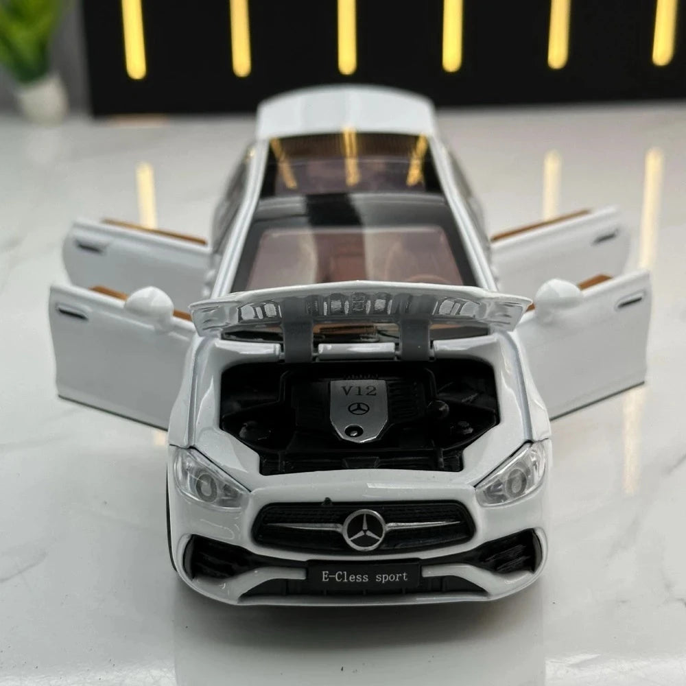 Mercedes-Benz 2017 E400 White 1:32 – Diecast Display Model Die-Cast