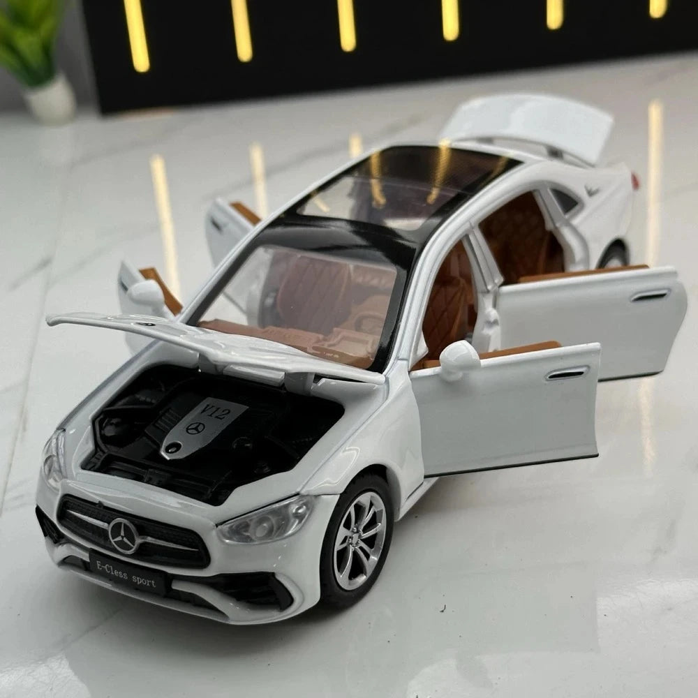 Mercedes-Benz 2017 E400 White 1:32 – Diecast Display Model Die-Cast