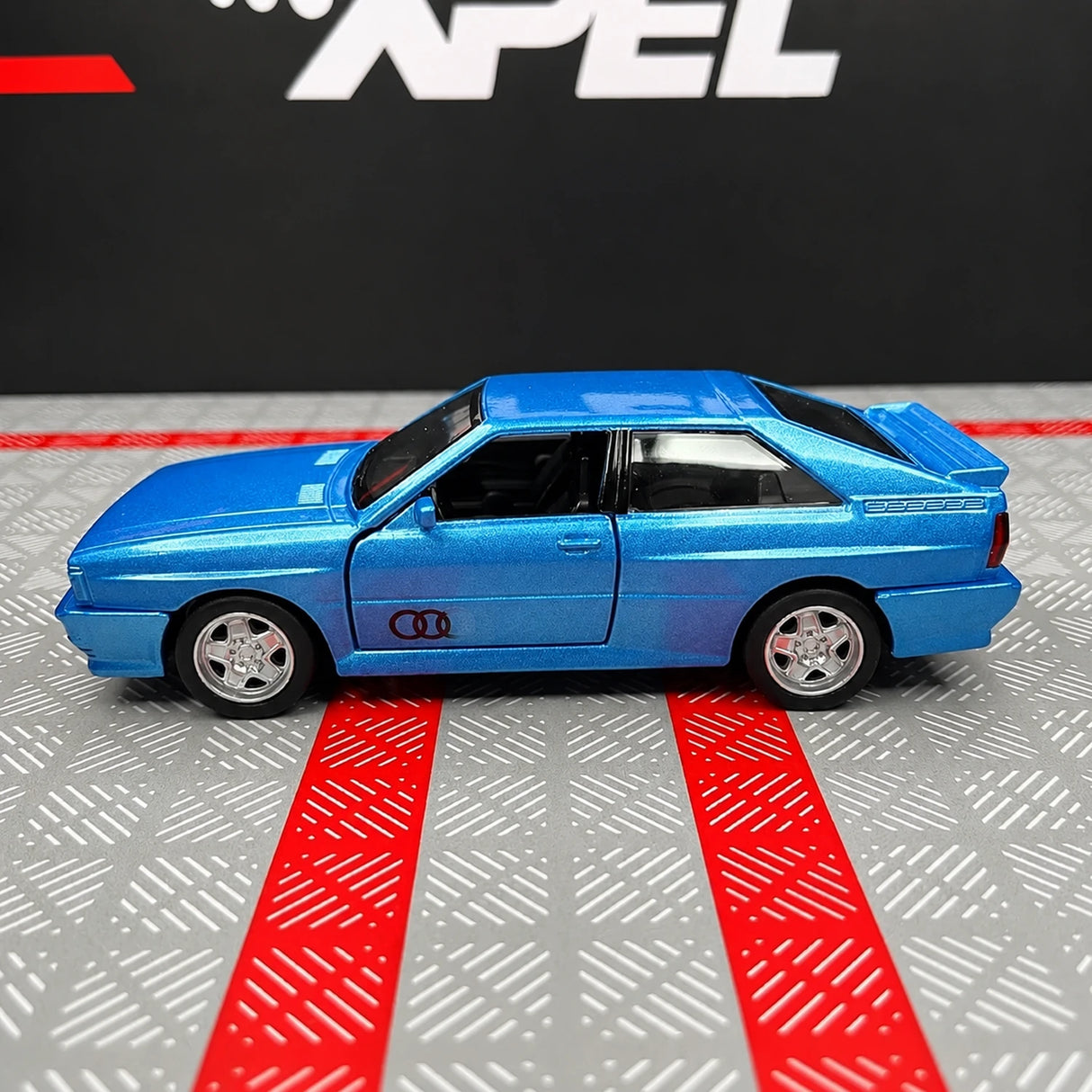 Audi 1980 Quattro Blue 1:36 – model wyświetlacza odlewany