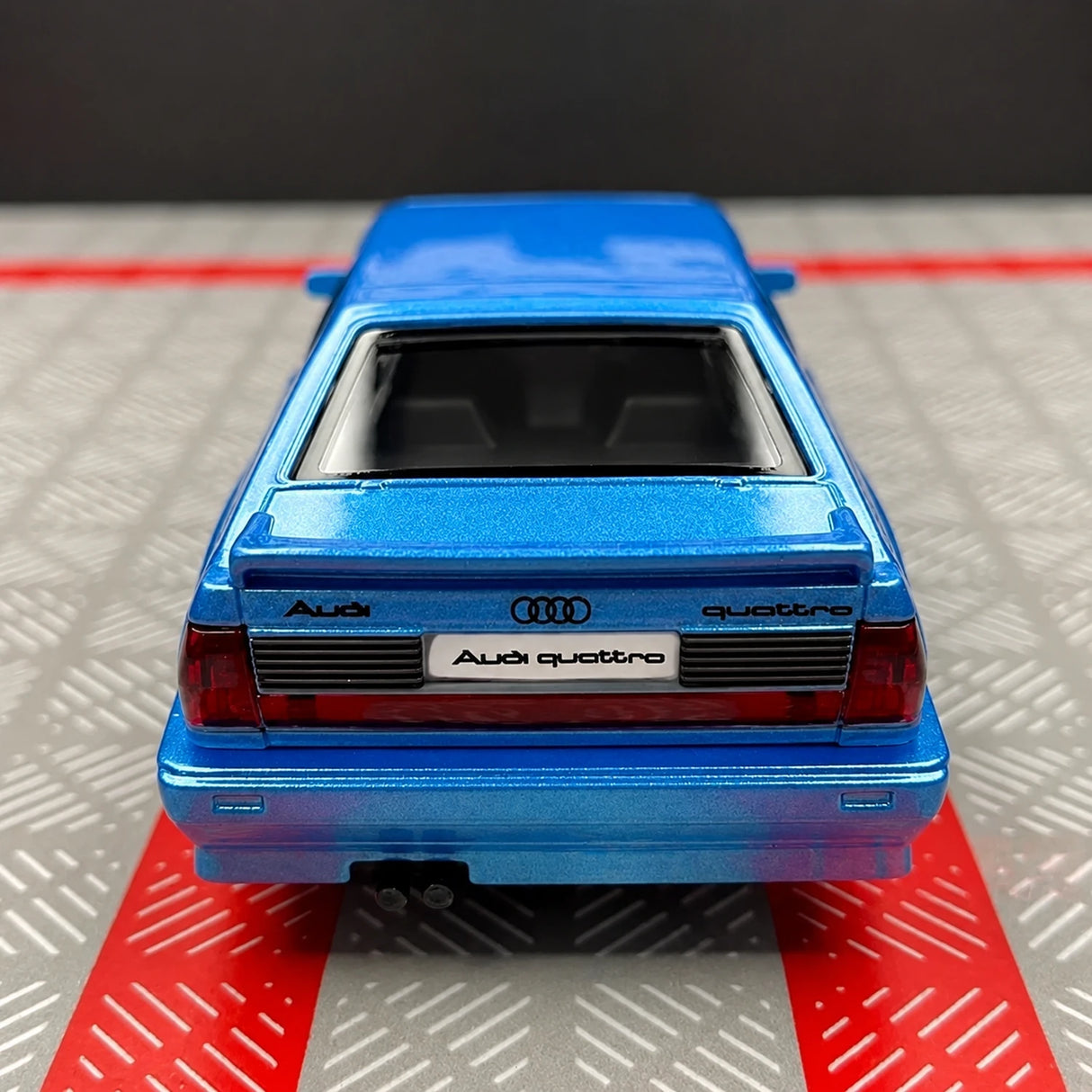 Audi 1980 Quattro Blue 1:36 – model wyświetlacza odlewany