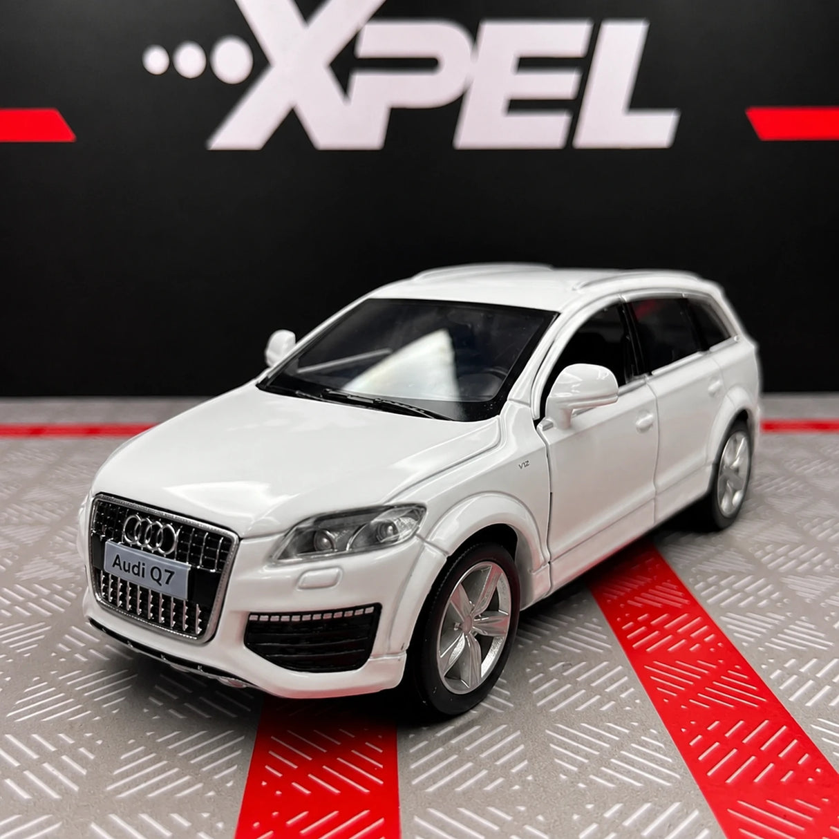 Audi 2008 Q7 TDI أبيض 1:36 – نموذج عرض معدني مصبوب