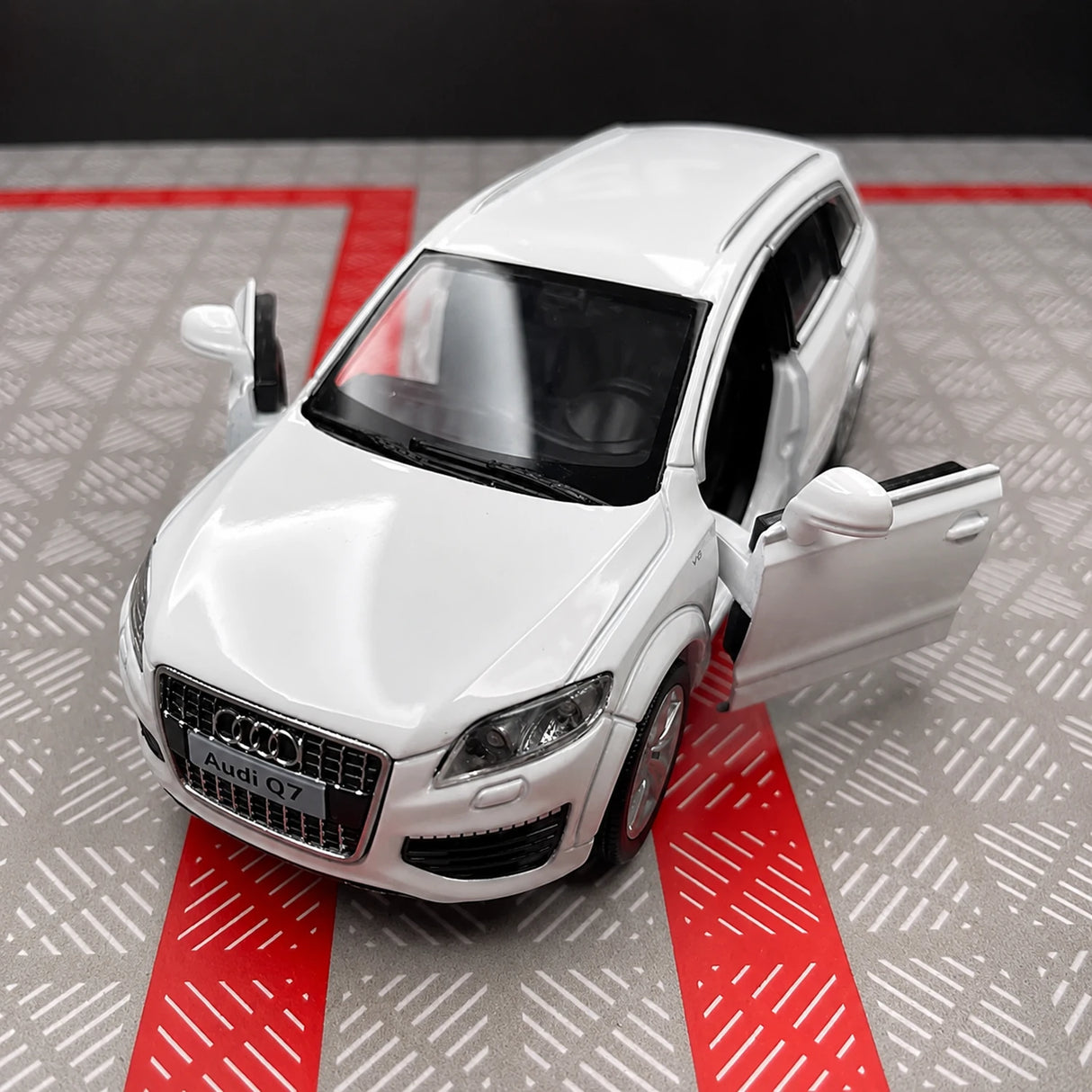 Audi 2008 Q7 TDI أبيض 1:36 – نموذج عرض معدني مصبوب