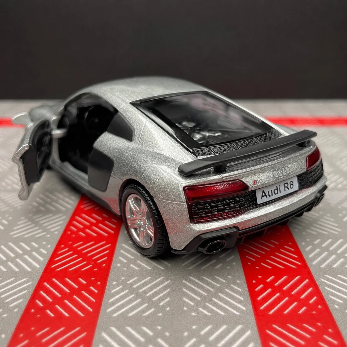 Audi 2016 R8 فضي 1:36 – نموذج عرض معدني مصبوب