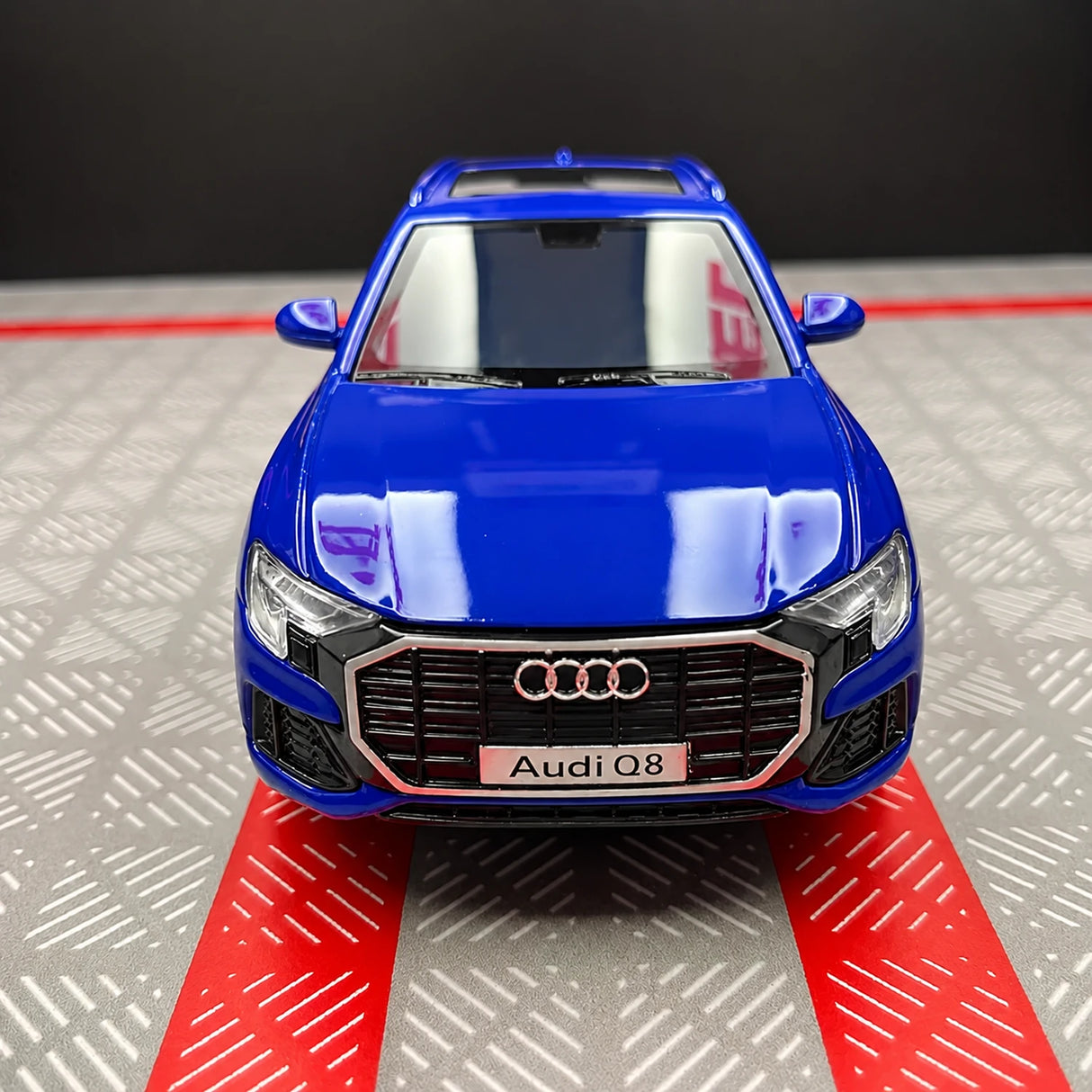 Audi 2018 Q8 أزرق 1:36 – نموذج عرض معدني مصبوب