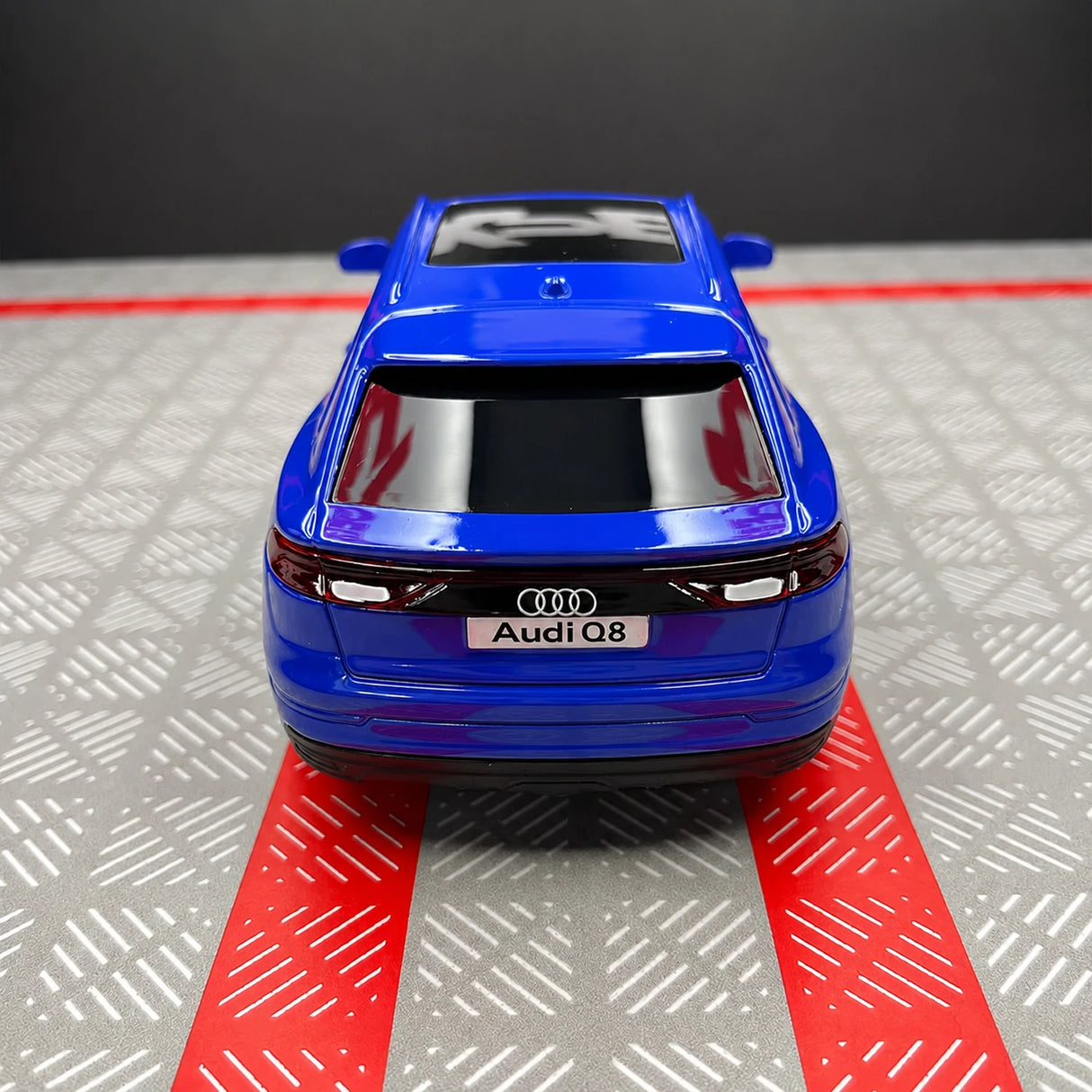 Audi 2018 Q8 أزرق 1:36 – نموذج عرض معدني مصبوب