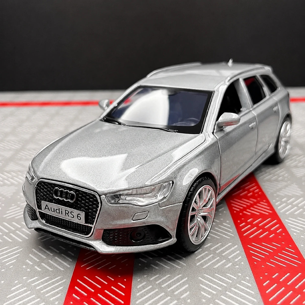 Audi 2019 RS6 فضي 1:36 – نموذج عرض معدني مصبوب