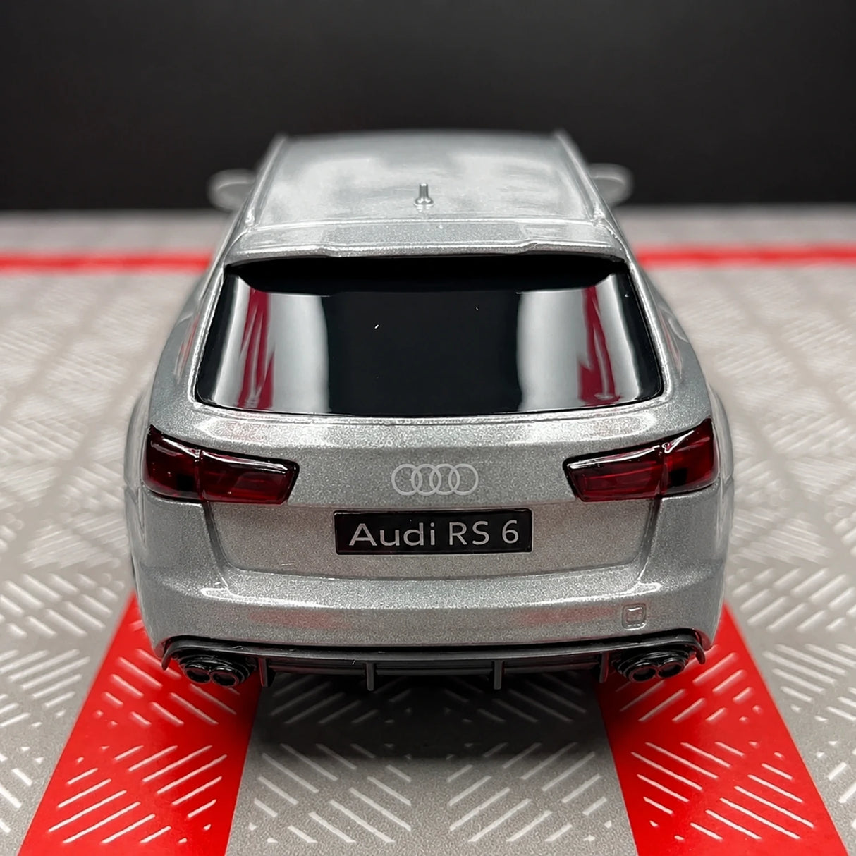 Audi 2019 RS6 فضي 1:36 – نموذج عرض معدني مصبوب