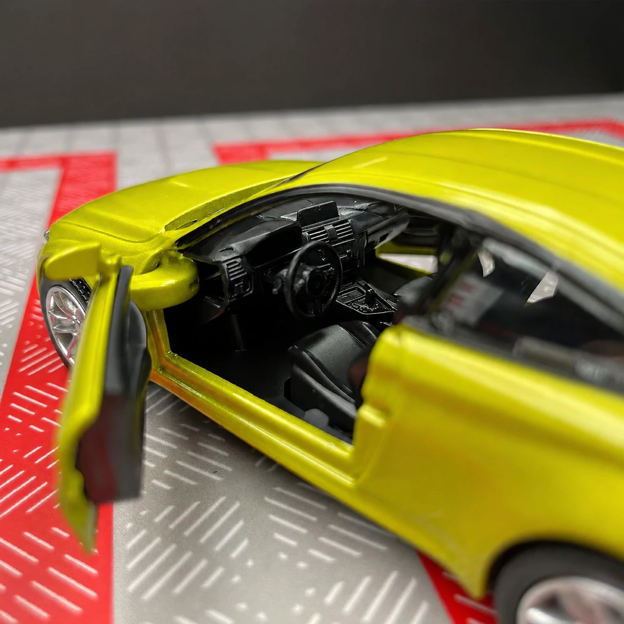 BMW 2014 F82 M4 Green 1:36 – Diecast Display Model Die-Cast