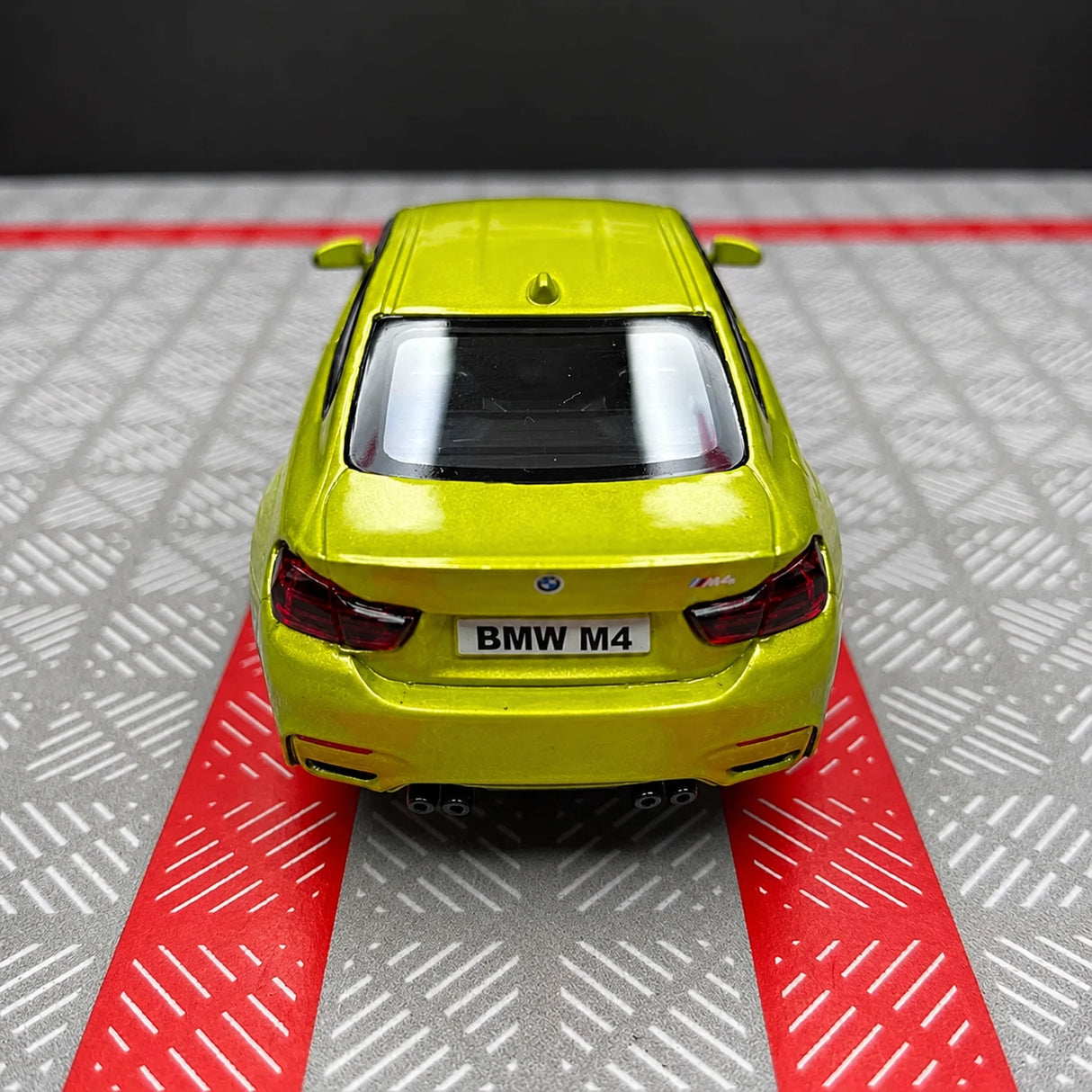 BMW 2014 F82 M4 Green 1:36 – Diecast Display Model Die-Cast