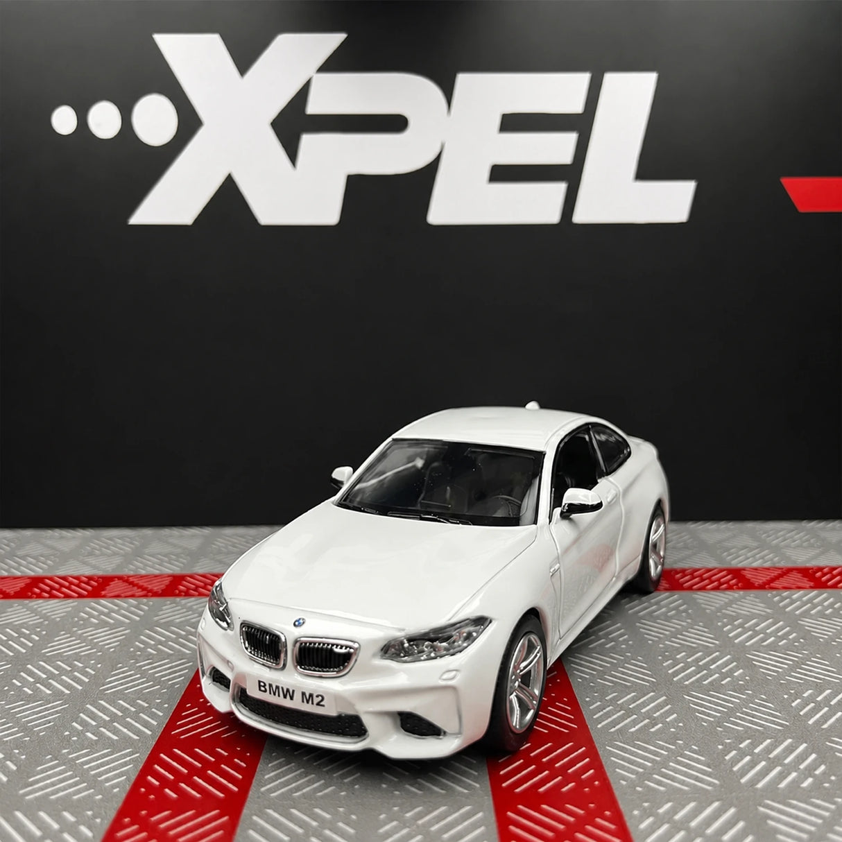 BMW 2016 F87 M2 Weißer 1:36 – Druckguss-Display-Modell in Druckguss