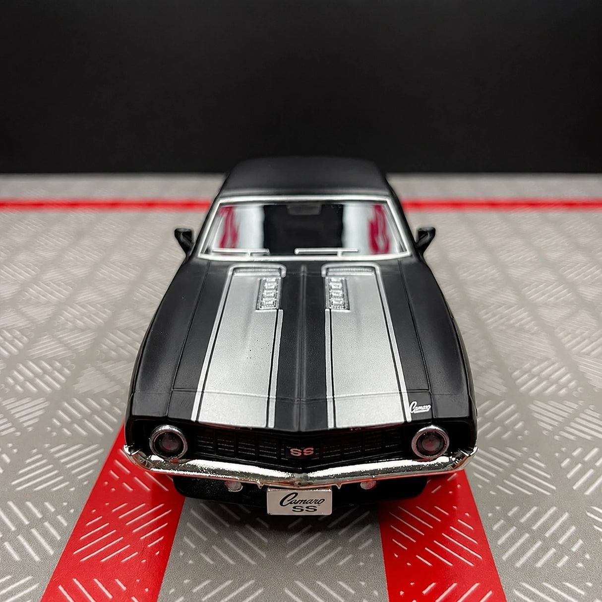 Chevrolet 1969 Camaro SS Matte preto 1:36 – modelo de exposição em metal fundido