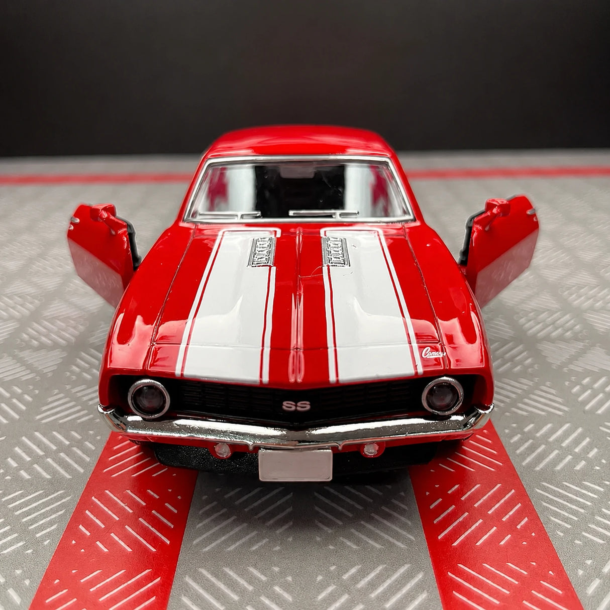 Chevrolet 1969 Camaro SS Red 1:36 – model z odlewem odlewanym