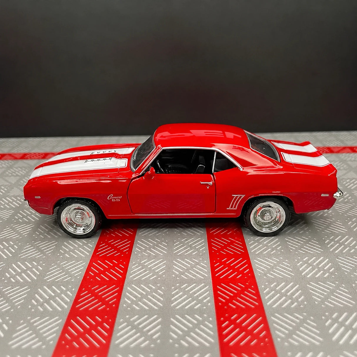 Chevrolet 1969 Camaro SS Red 1:36 – model z odlewem odlewanym