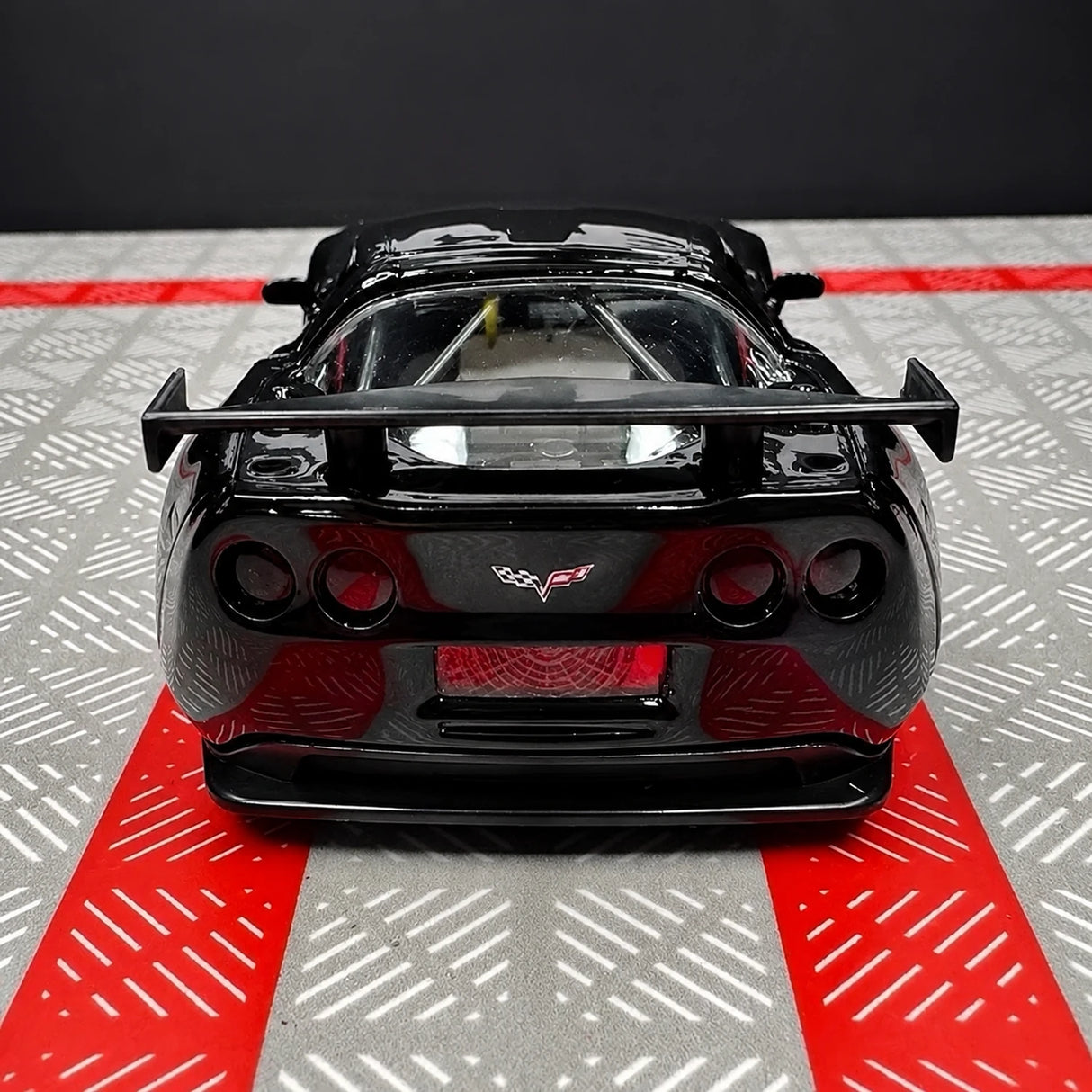 Chevrolet 2005 Corvette C6-R Glossy Black 1:36 – Diecast Display Model Die-Cast