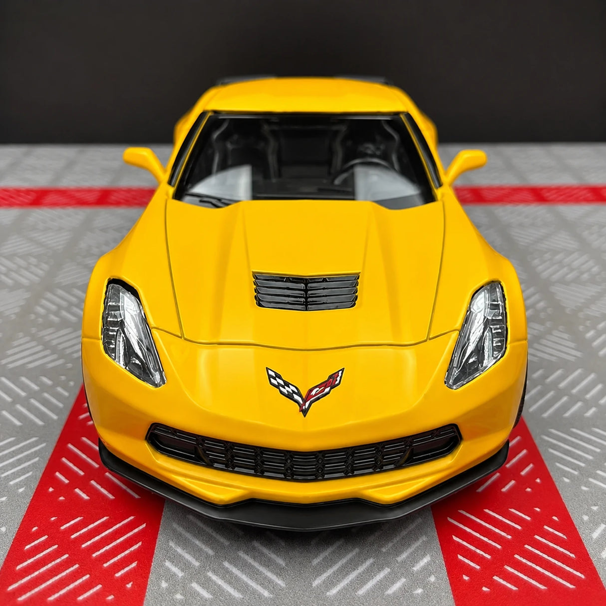 Chevrolet 2005 Corvette C6-R Yellow 1:36 – Diecast Display Model Die-Cast