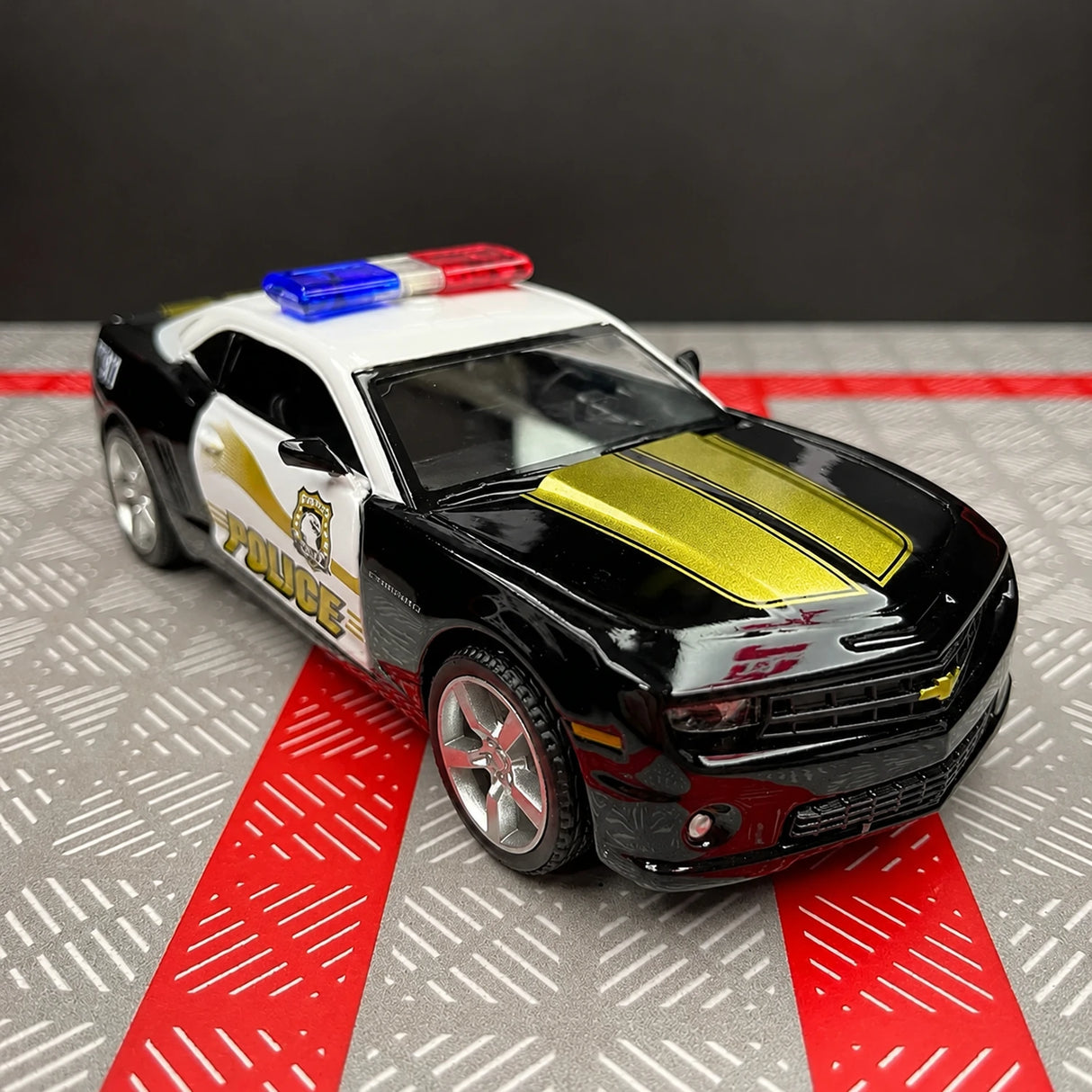 Chevrolet 2010 Camaro Police 1:36 – model z odlewem odlewanym