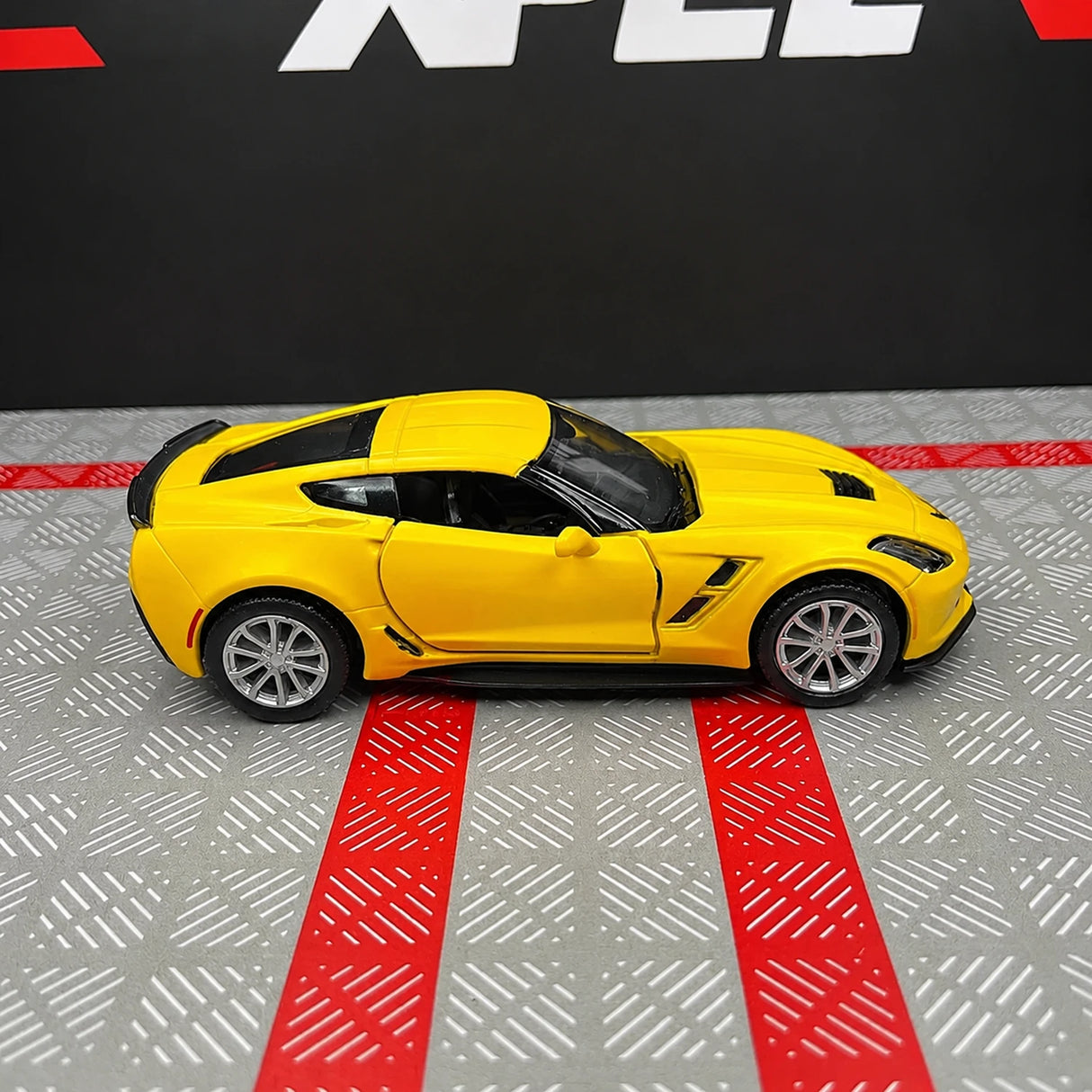 Chevrolet 2014 Corvette C7 Yellow 1:36 – Diecast Display Model Die-Cast
