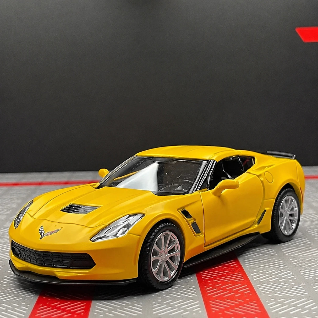 Chevrolet 2014 Corvette C7 Yellow 1:36 – Diecast Display Model Die-Cast