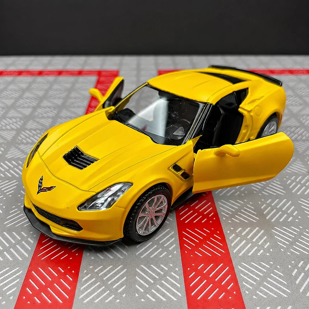 Chevrolet 2014 Corvette C7 Yellow 1:36 – Diecast Display Model Die-Cast