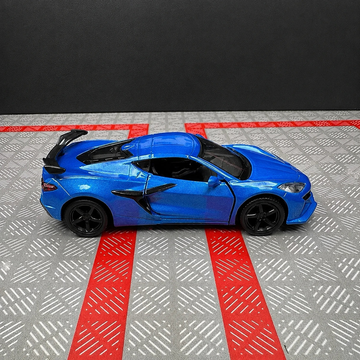 Chevrolet 2023 Corvette Z06 Blue 1:36 – Diecast Display Model Die-Cast