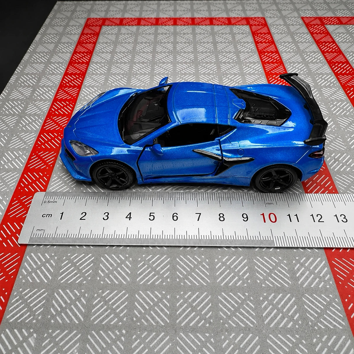 Chevrolet 2023 Corvette Z06 Blue 1:36 – Diecast Display Model Die-Cast