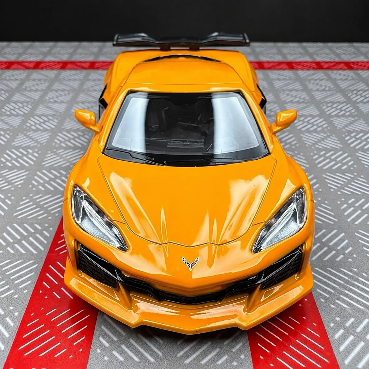 Chevrolet 2023 Corvette Z06 Orange 1:36 – Diecast Display Model Die-Cast