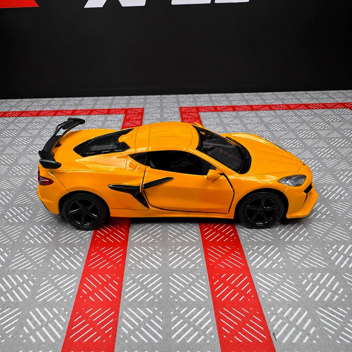 Chevrolet 2023 Corvette Z06 Orange 1:36 – Diecast Display Model Die-Cast