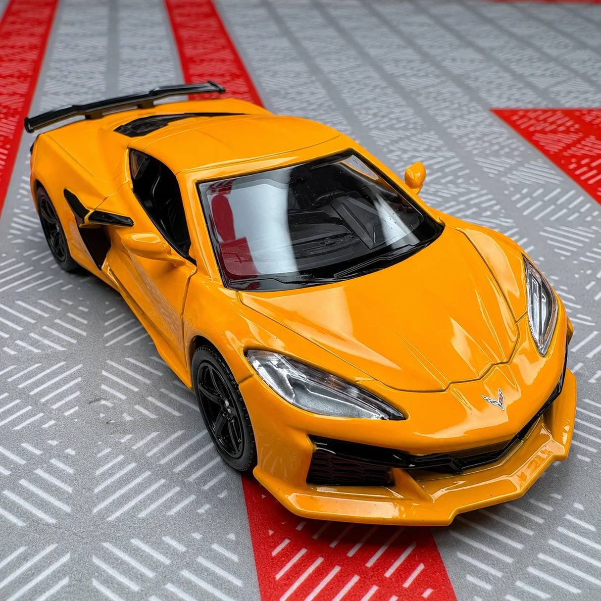 Chevrolet 2023 Corvette Z06 Orange 1:36 – Diecast Display Model Die-Cast