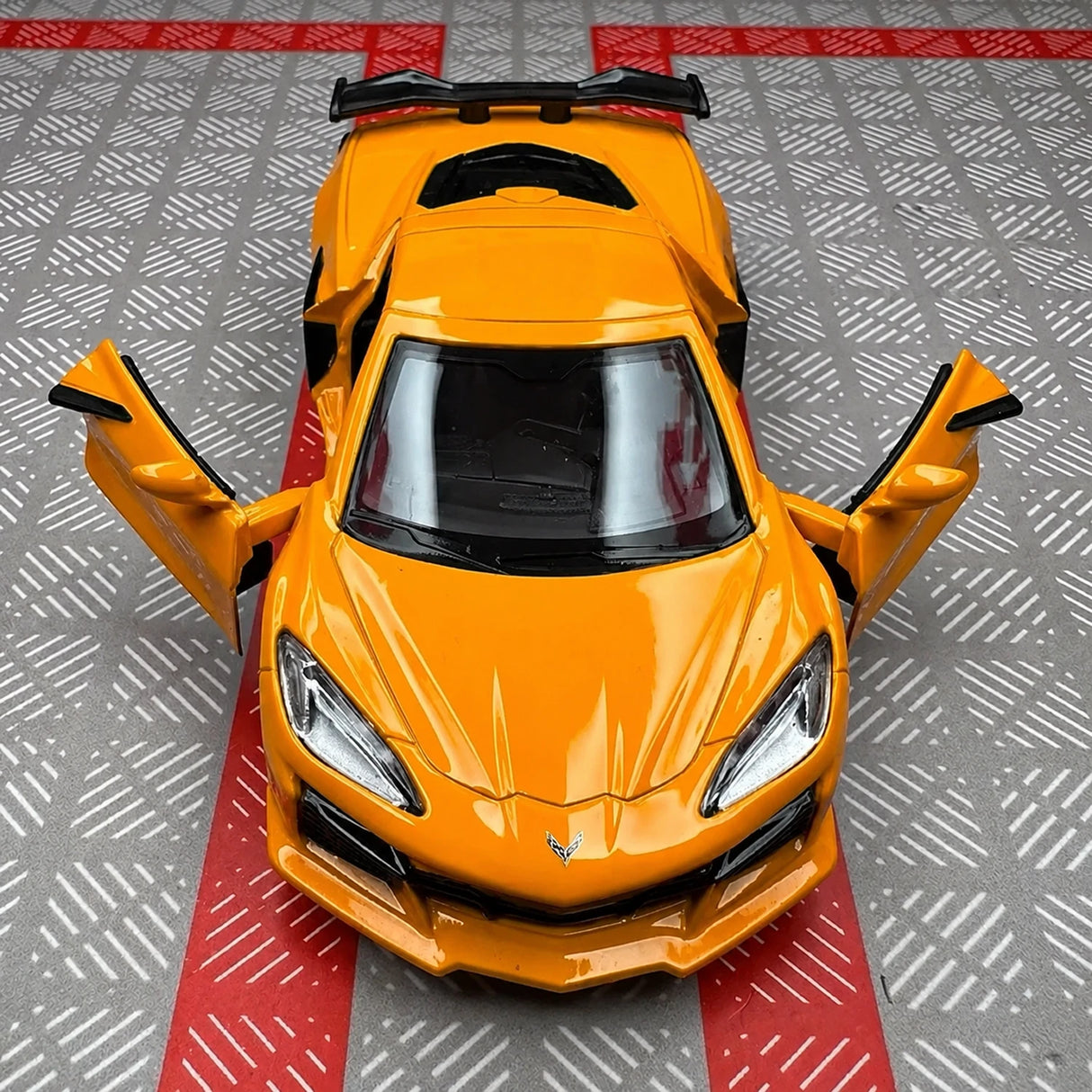 Chevrolet 2023 Corvette Z06 Orange 1:36 – Diecast Display Model Die-Cast