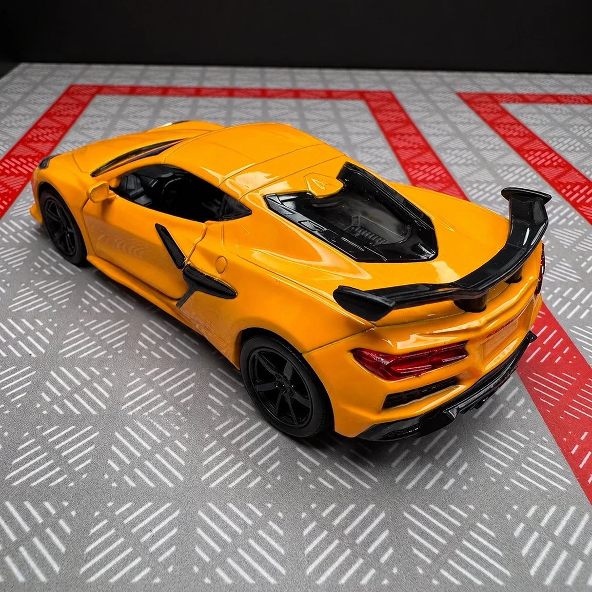 Chevrolet 2023 Corvette Z06 Orange 1:36 – Diecast Display Model Die-Cast