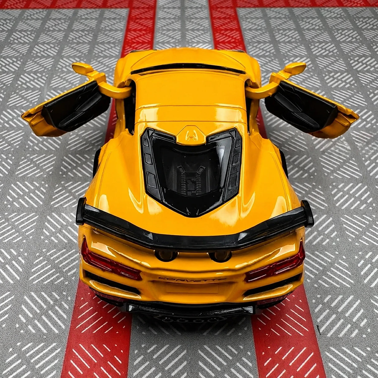 Chevrolet 2023 Corvette Z06 Orange 1:36 – Diecast Display Model Die-Cast