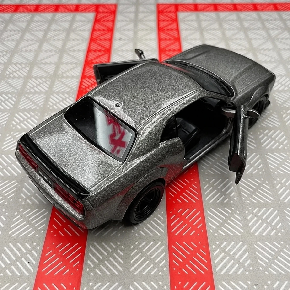 Dodge 2018 Challenger SRT Demon Gray 1:36 – Diecast Display Model Die-Cast