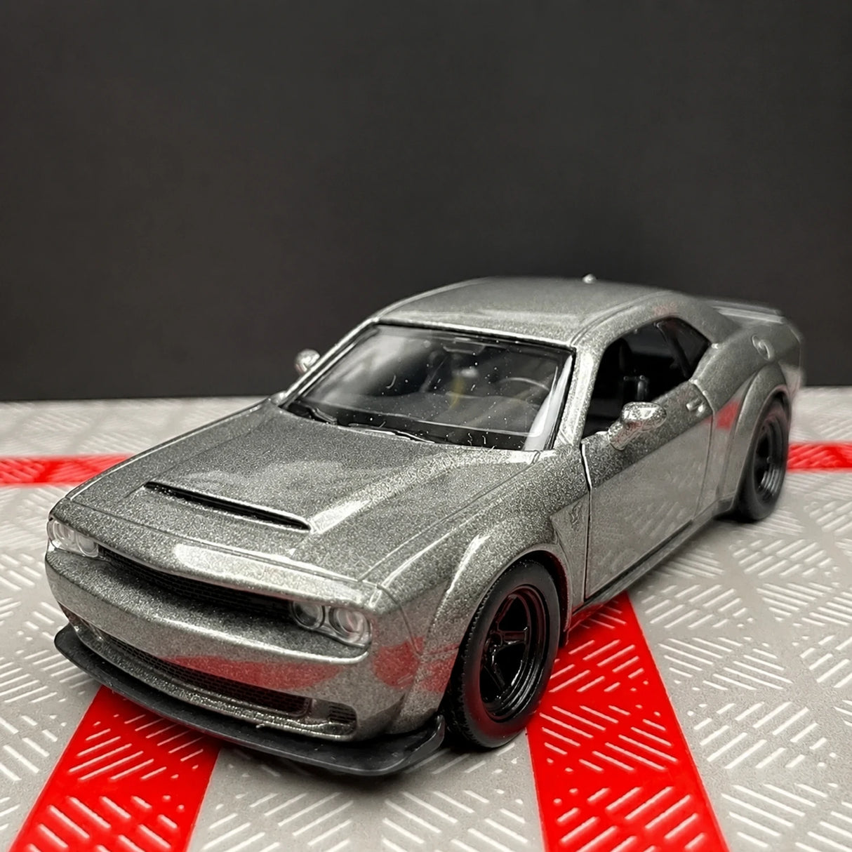 Dodge 2018 Challenger SRT Demon Gray 1:36 – Diecast Display Model Die-Cast
