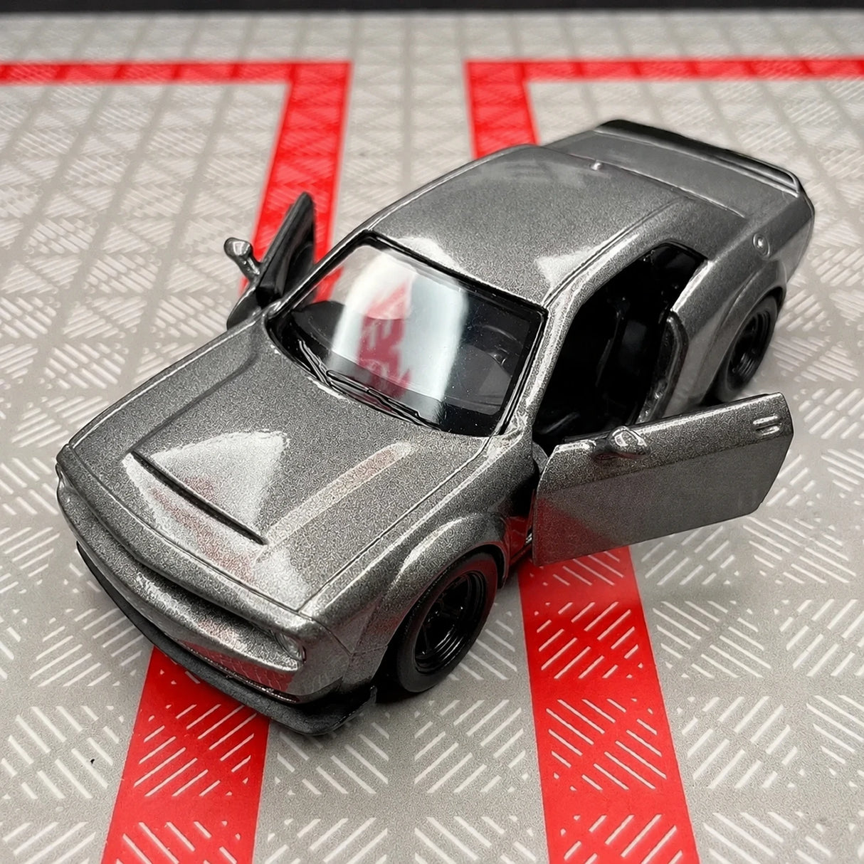 Dodge 2018 Challenger SRT Demon Gray 1:36 – Diecast Display Model Die-Cast