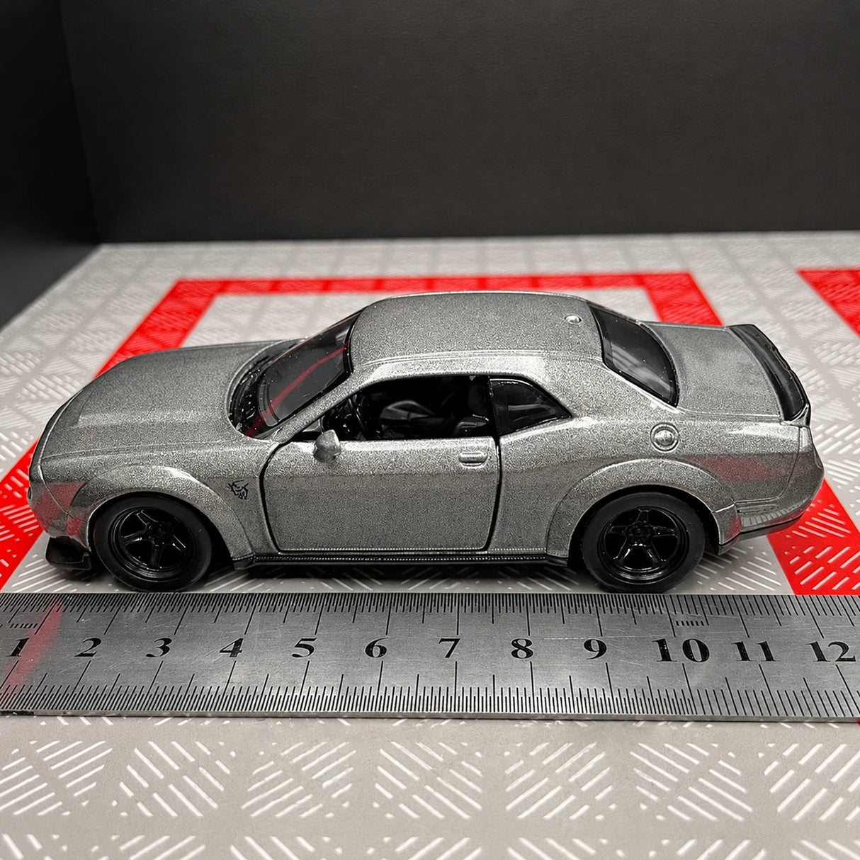 Dodge 2018 Challenger SRT Demon Gray 1:36 – Diecast Display Model Die-Cast