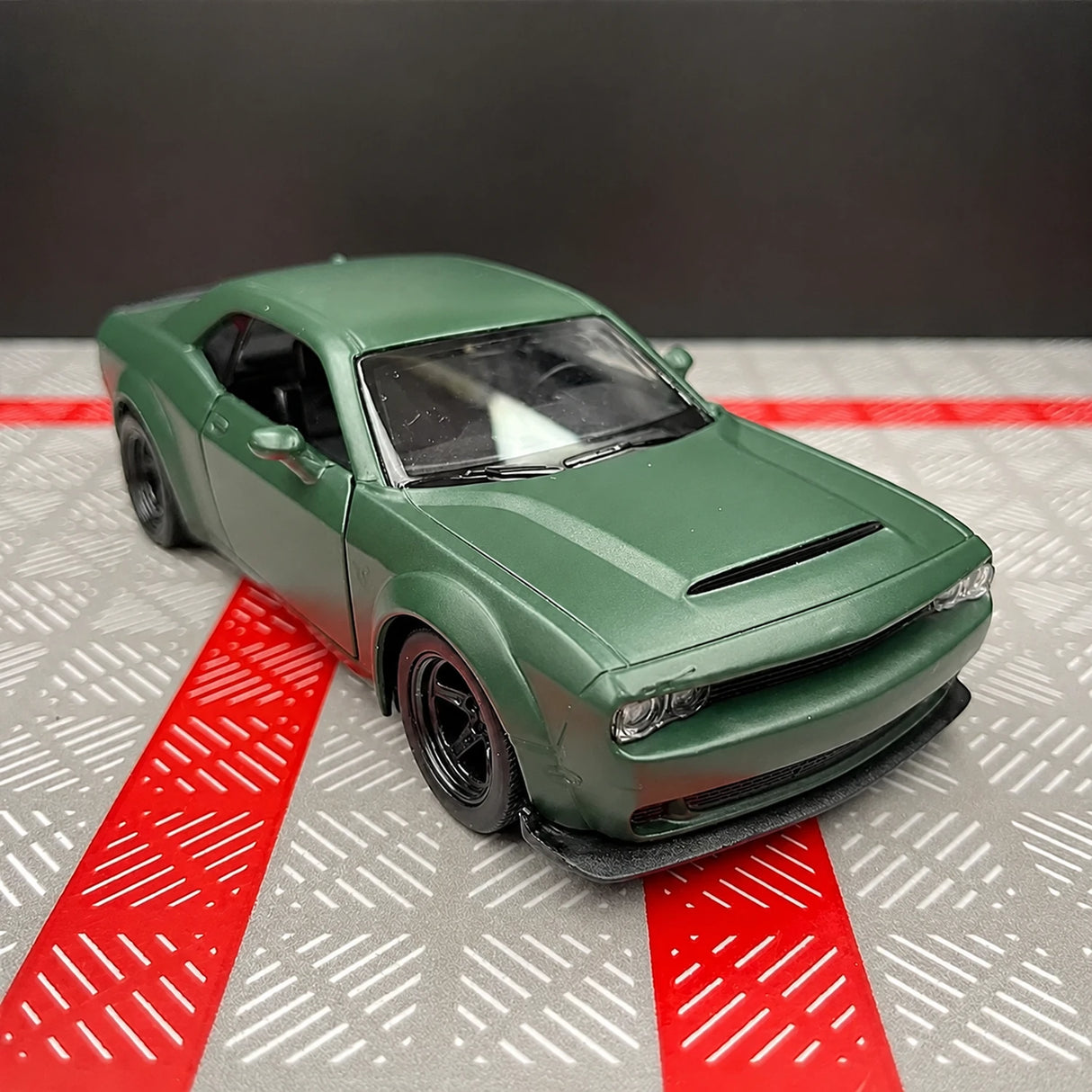 Dodge 2018 Challenger SRT Demon Green 1:36 – Diecast Display Model Die-Cast