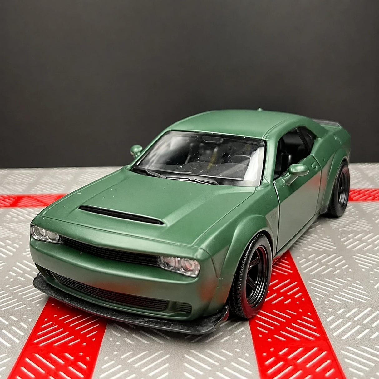 Dodge 2018 Challenger SRT Demon Green 1:36 – Diecast Display Model Die-Cast