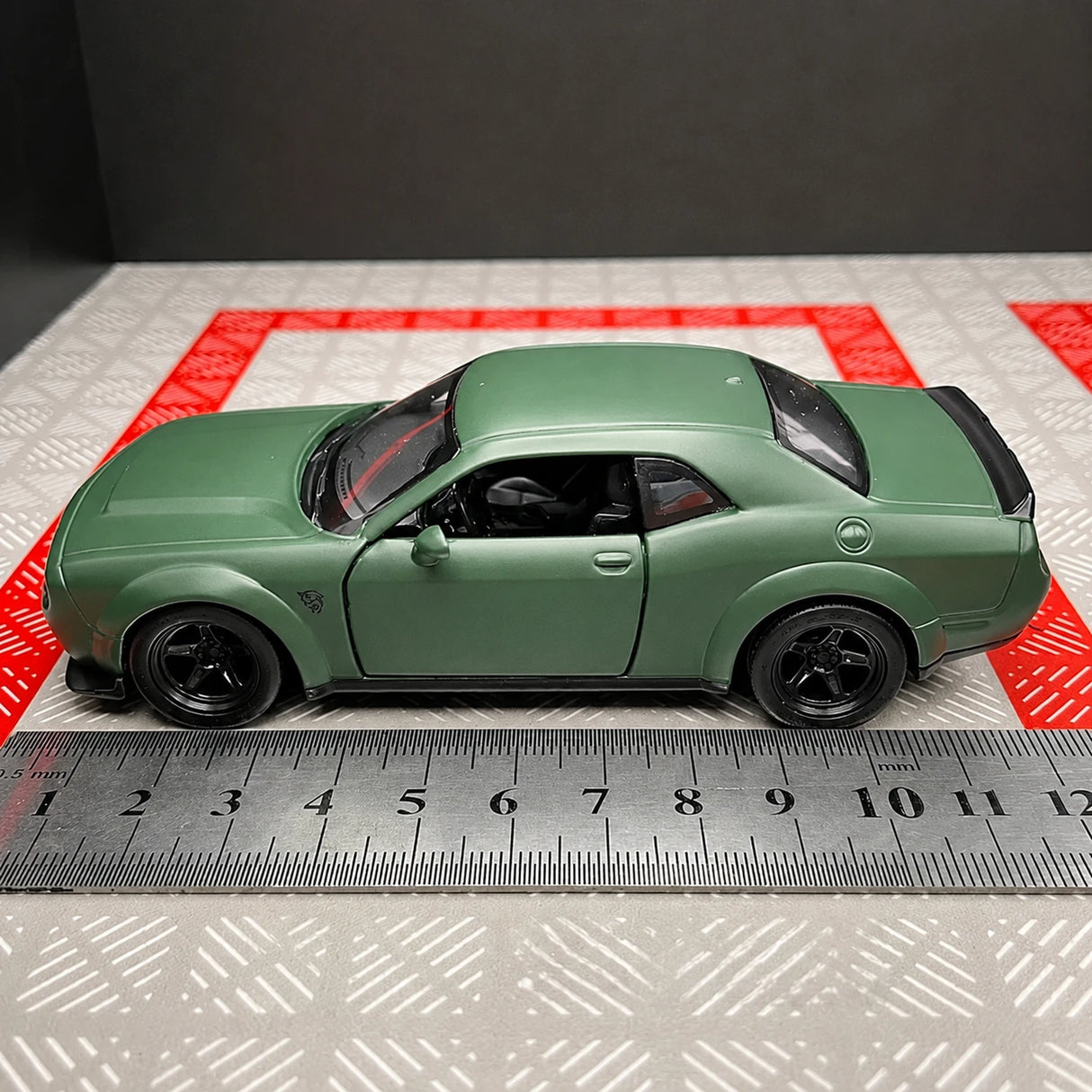 Dodge 2018 Challenger SRT Demon Green 1:36 – Diecast Display Model Die-Cast
